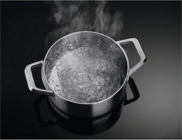 Table de cuisson à induction AEG IAE84853FB SenseFry - Neuf: Obtenez des saveurs délicieuses sans vous soucier de la température - Livraison rapide – Image 4