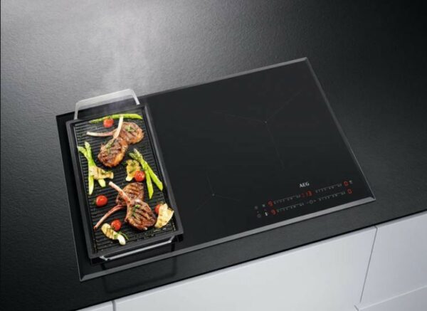 Table de cuisson à induction Aeg IKE84443FB - Neuf: système Hob2Hood intégré pour une hotte aspirante automatique et personnalisée – Image 4