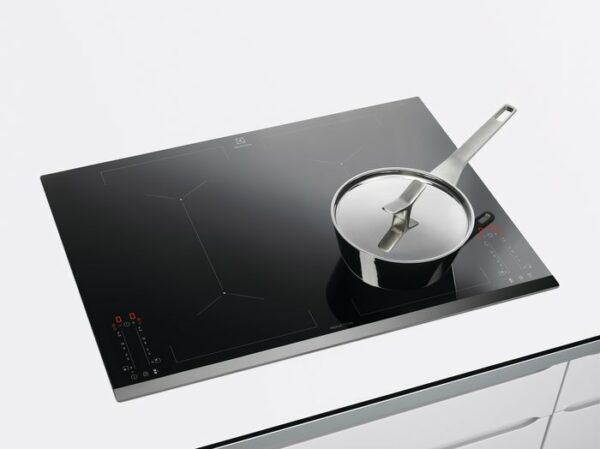 Table de cuisson à induction Electrolux CIV644 - Neuf: Commandes tactiles, CleverHeat™, EcoTimer™, protection enfants, chauffage rapide automatique, compte à rebours – Image 7