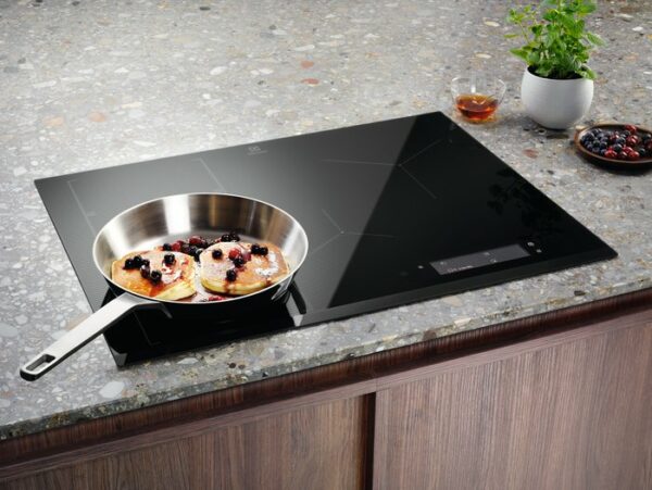 Plaque à induction Electrolux EIS7548 cm. 68 - vitrocéramique noire – Image 3