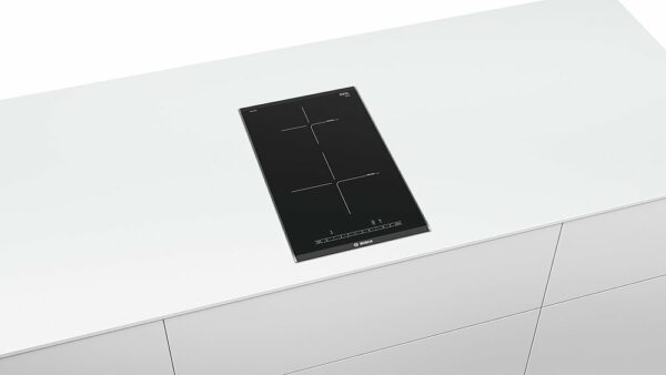 Plaque à induction Bosch PIB375FB1E Série 6 30 cm - profilés latéraux en vitrocéramique noire en acier inoxydable – Image 2