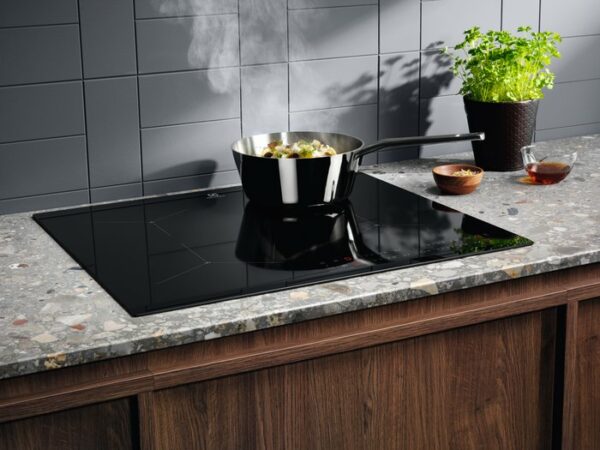 Table de cuisson à induction Electrolux EIS62443 cm. 60 - verre céramique noir – Image 3